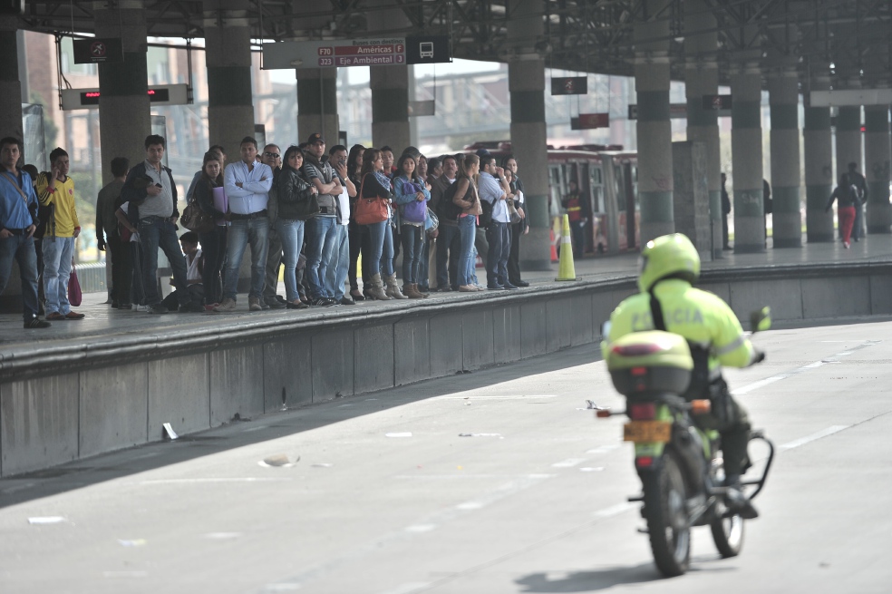 A pesar de las operaciones de seguridad en Transmilenio, siguen los ataques a los empleados./ Óscar Pérez