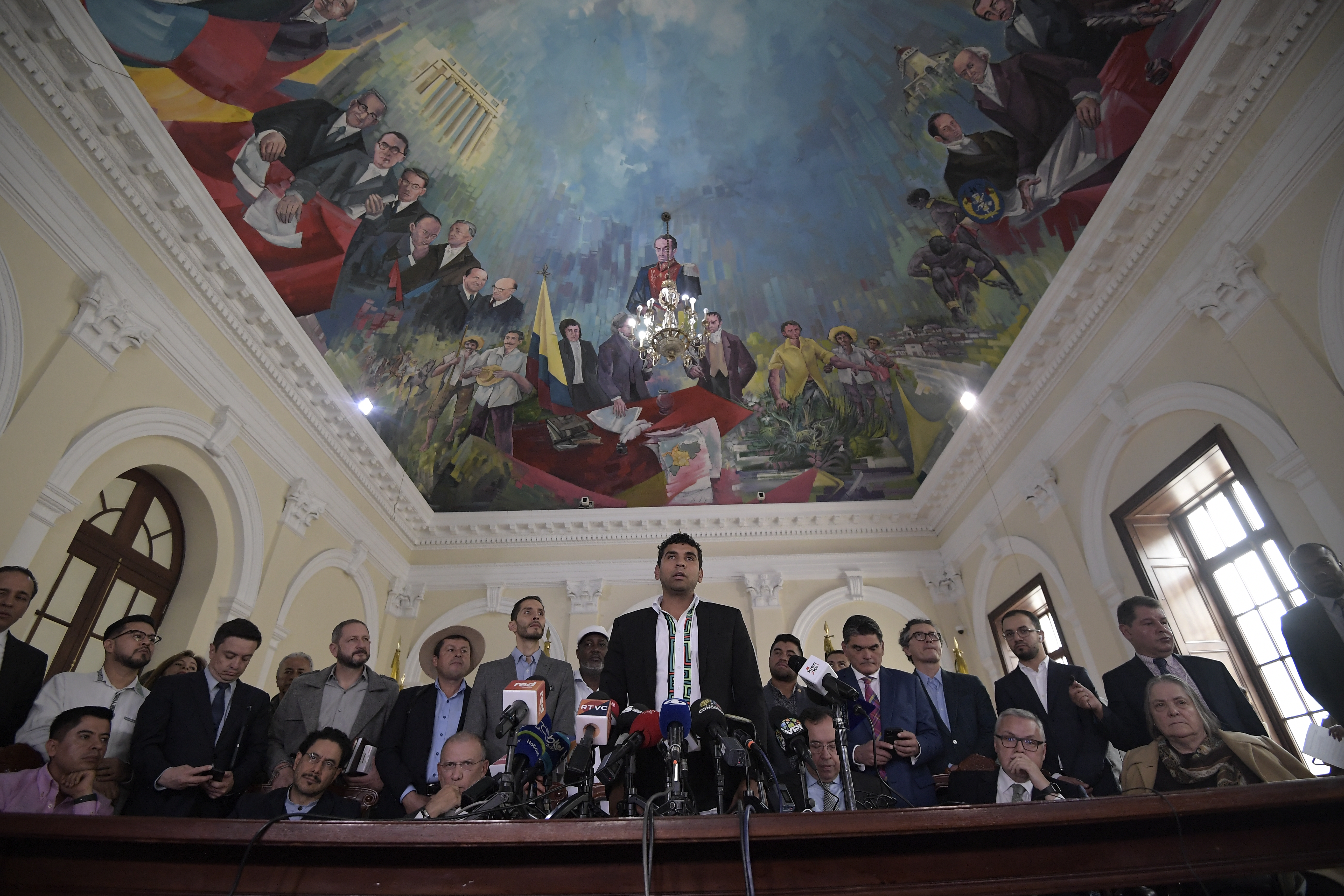 Corte Constitucional pide protección a periodistas por ataques en redes sociales