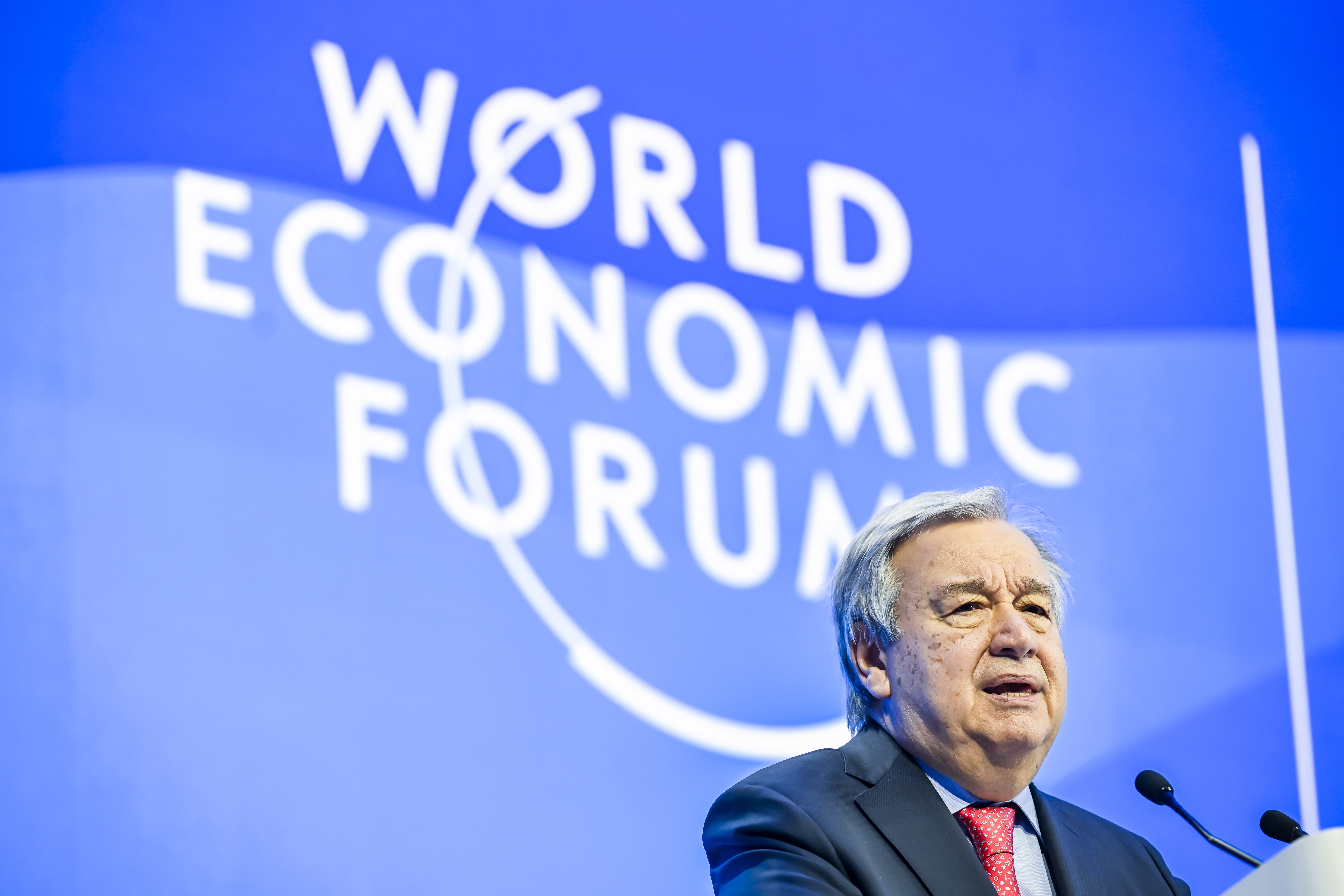 Modelos de negocio de petroleras son incompatibles con la supervivencia humana: ONU