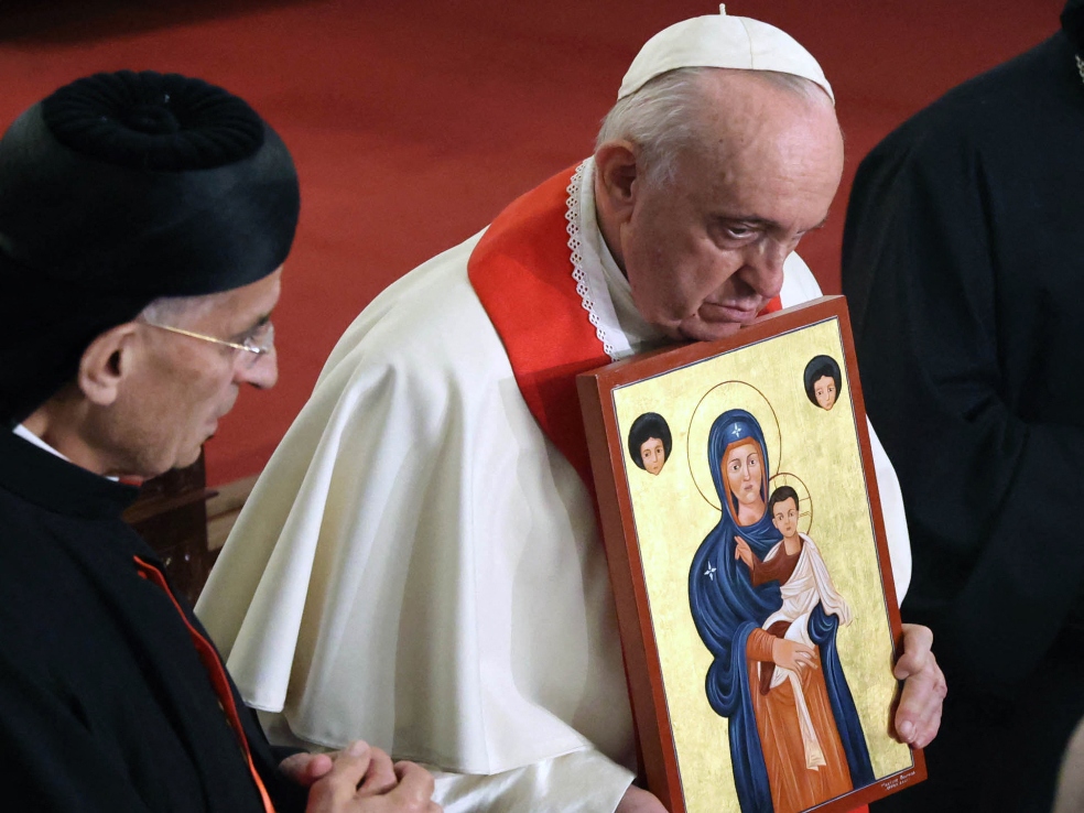 Chipre dice que el papa Francisco regresará a Roma con 50 migrantes