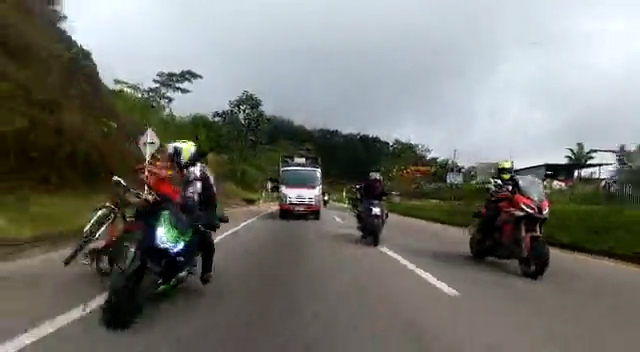 Motociclista arrolló a ciclista en la vía Bogotá-Villeta
