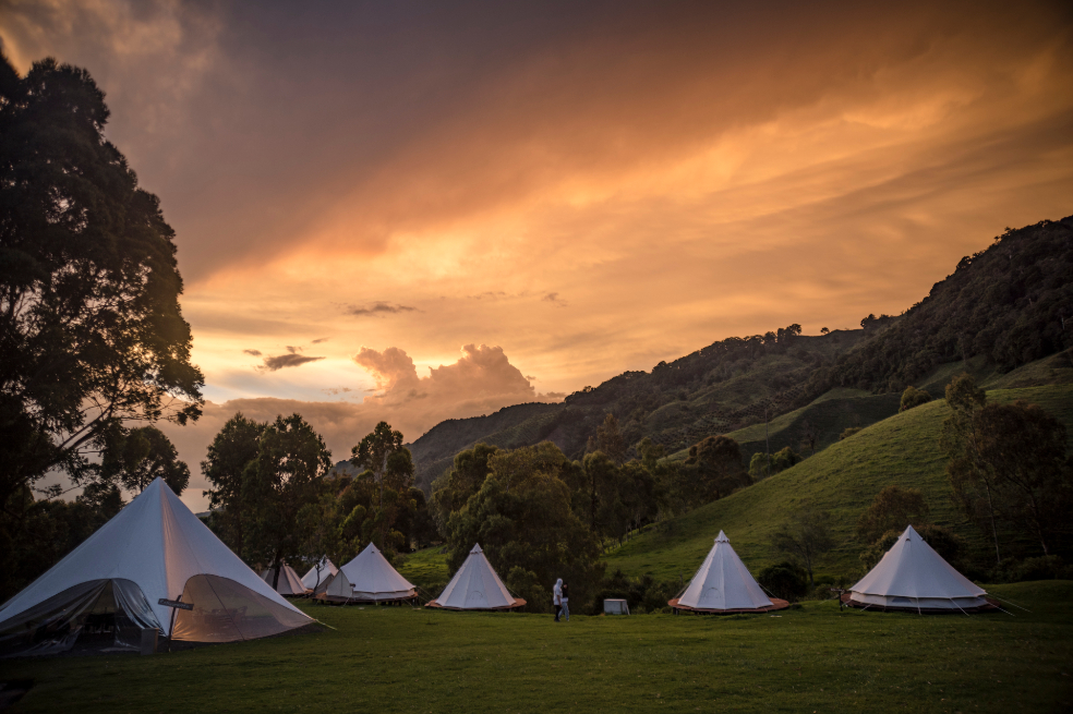 Lumbre Glamorous Camping es un hotel de lujo tipo Glamping ubicado en el Valle del Cocora.