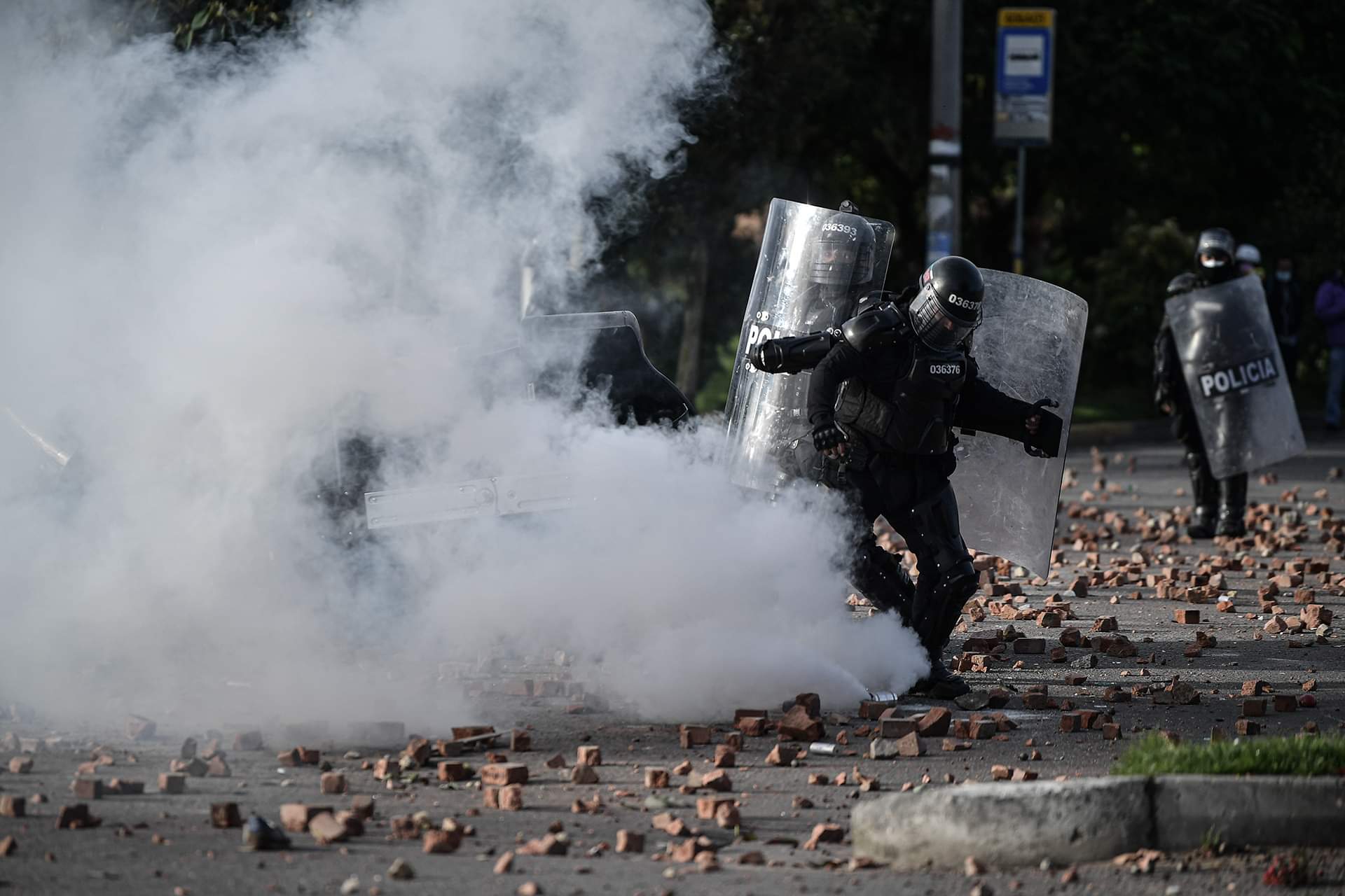 La denuncia de este abuso policial generó el rechazo de la misma institución, la alcaldesa y el presidente. Además informaron que los uniformados fueron apartados de su cargo.