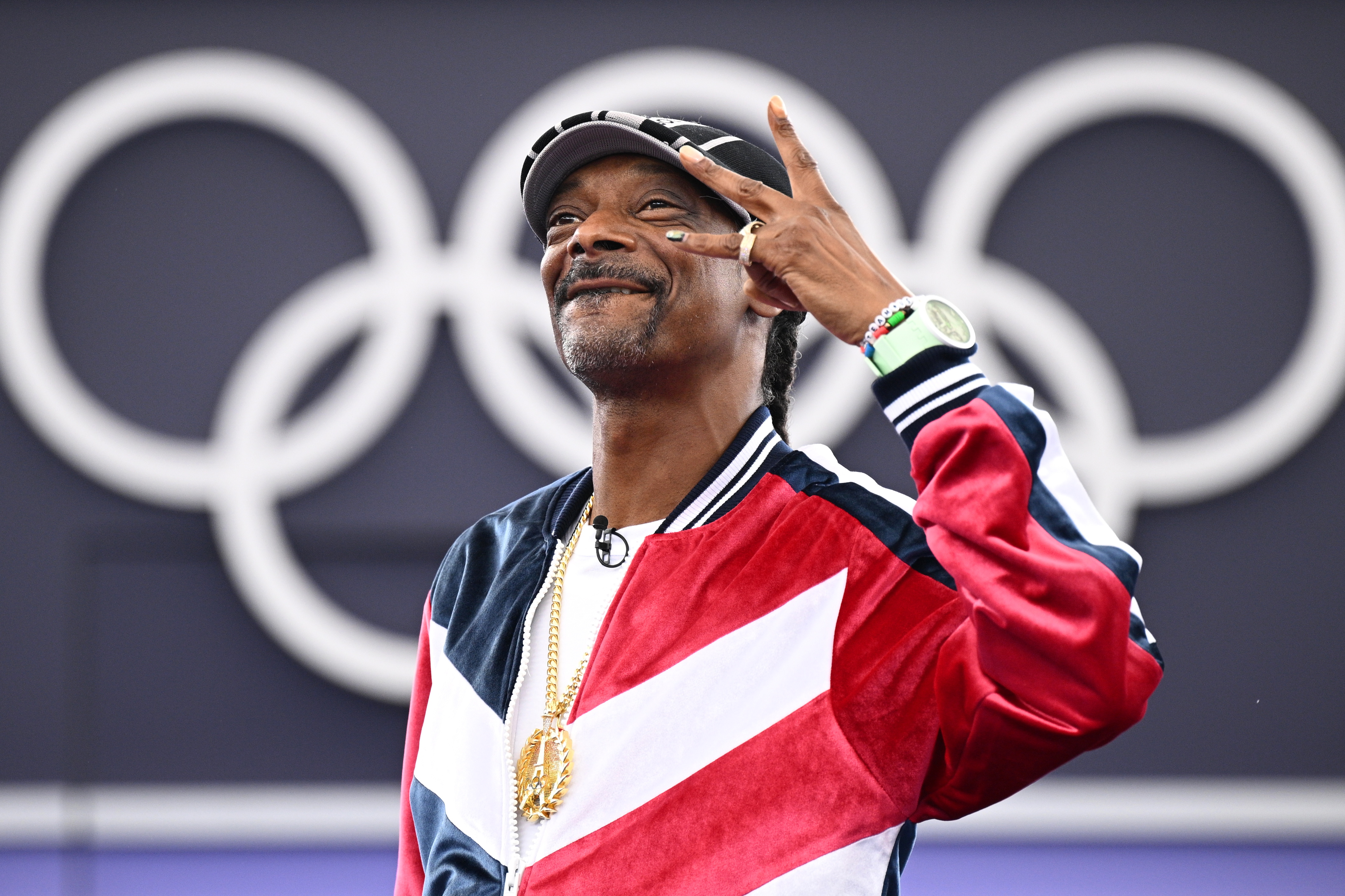 Paris (France), 09/08/2024.- Snoop Dogg poses ahead of the B-Girls pre-qualifier battle at the Breaking competitions in the Paris 2024 Olympic Games, at the La Concorde in Paris, France, 09 August 2024. (Francia, Concordia) EFE/EPA/DAN HIMBRECHTS AUSTRALIA AND NEW ZEALAND OUT