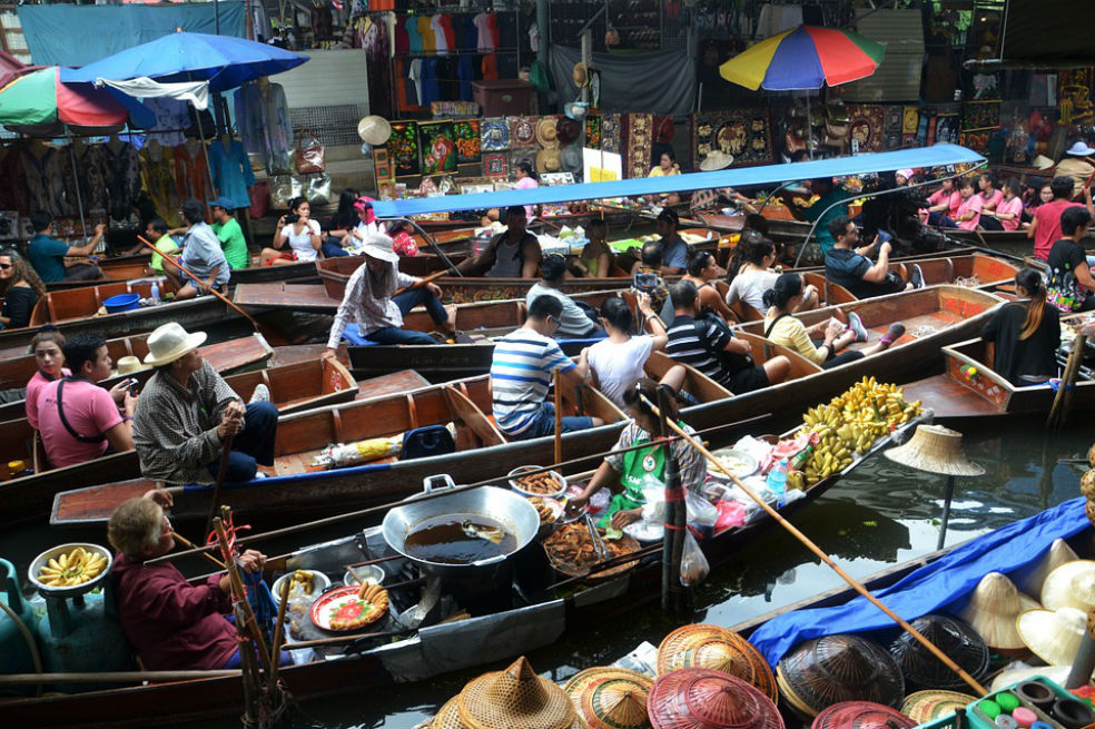 Bangkok expulsa a los vendedores ambulantes de las principales avenidas