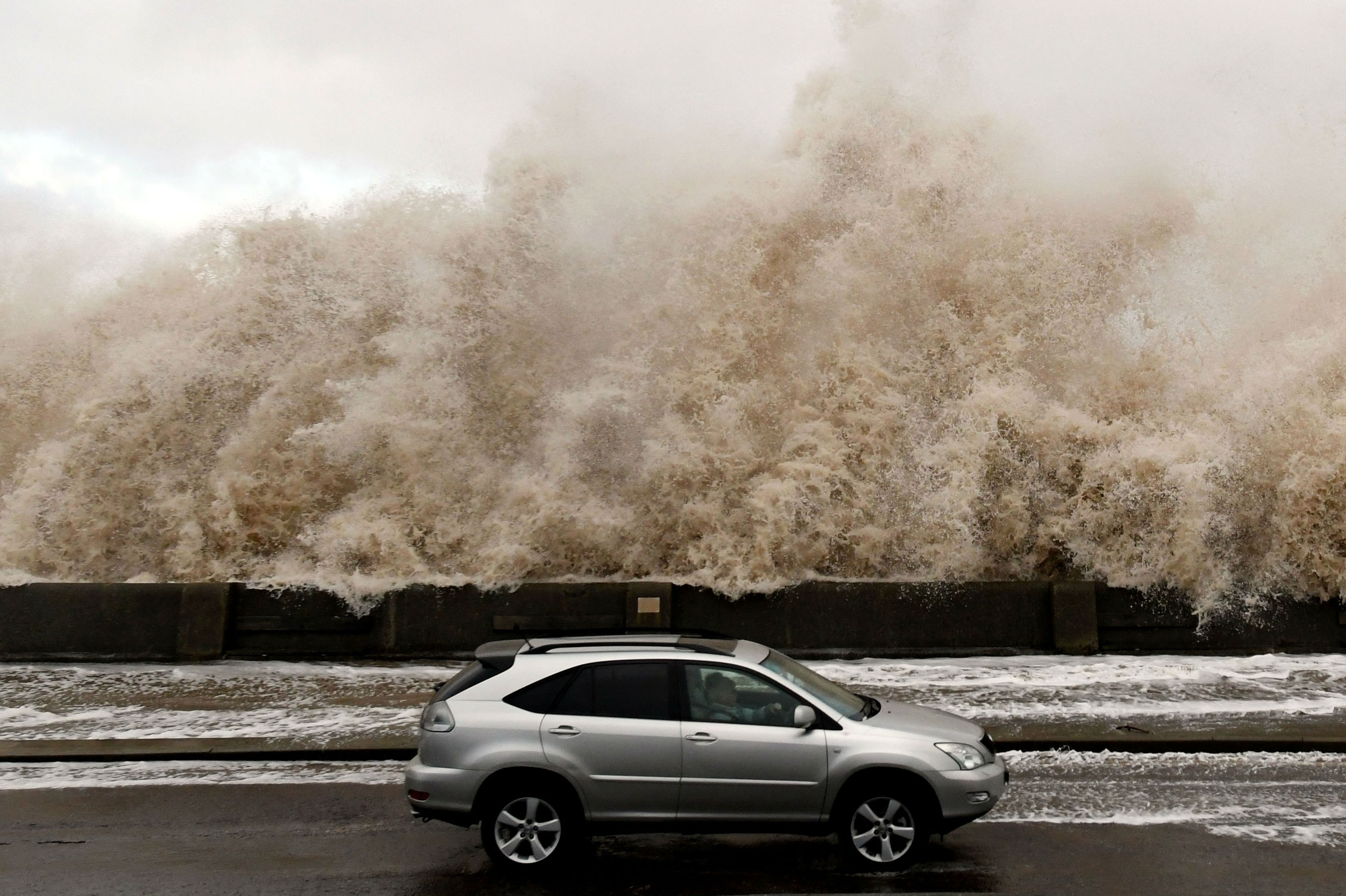 La tormenta Eleanor perturba transportes y deja sin luz a miles en Europa
