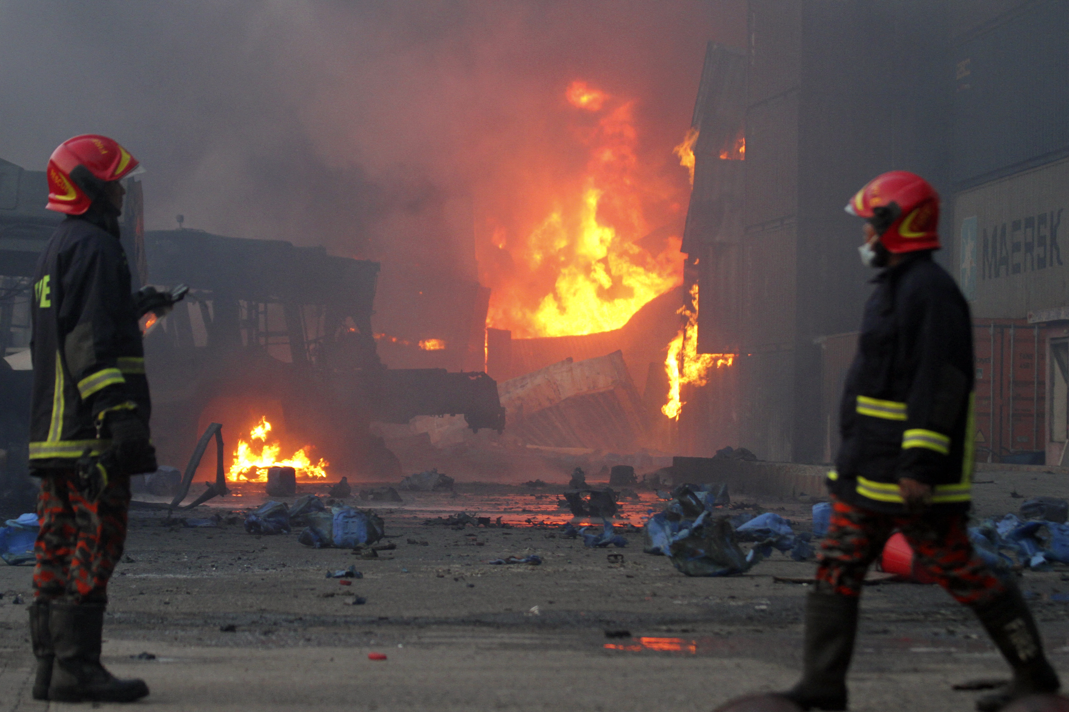 Explosión en Bangladés deja decenas de muertos y más de 300 heridos