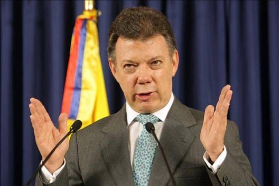 Santos y Timochenko, los hombres que lideraron la guerra ahora sellan la paz