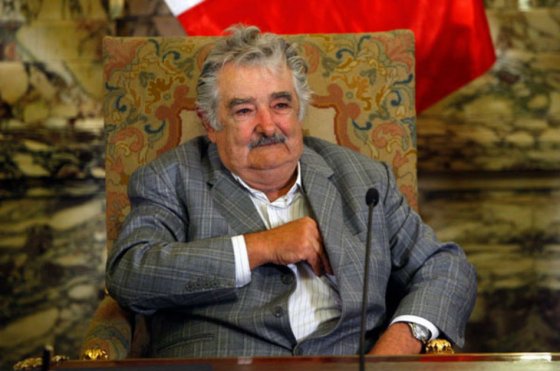 Mujica señala que planea adoptar 40 niños pobres cuando finalice su mandato