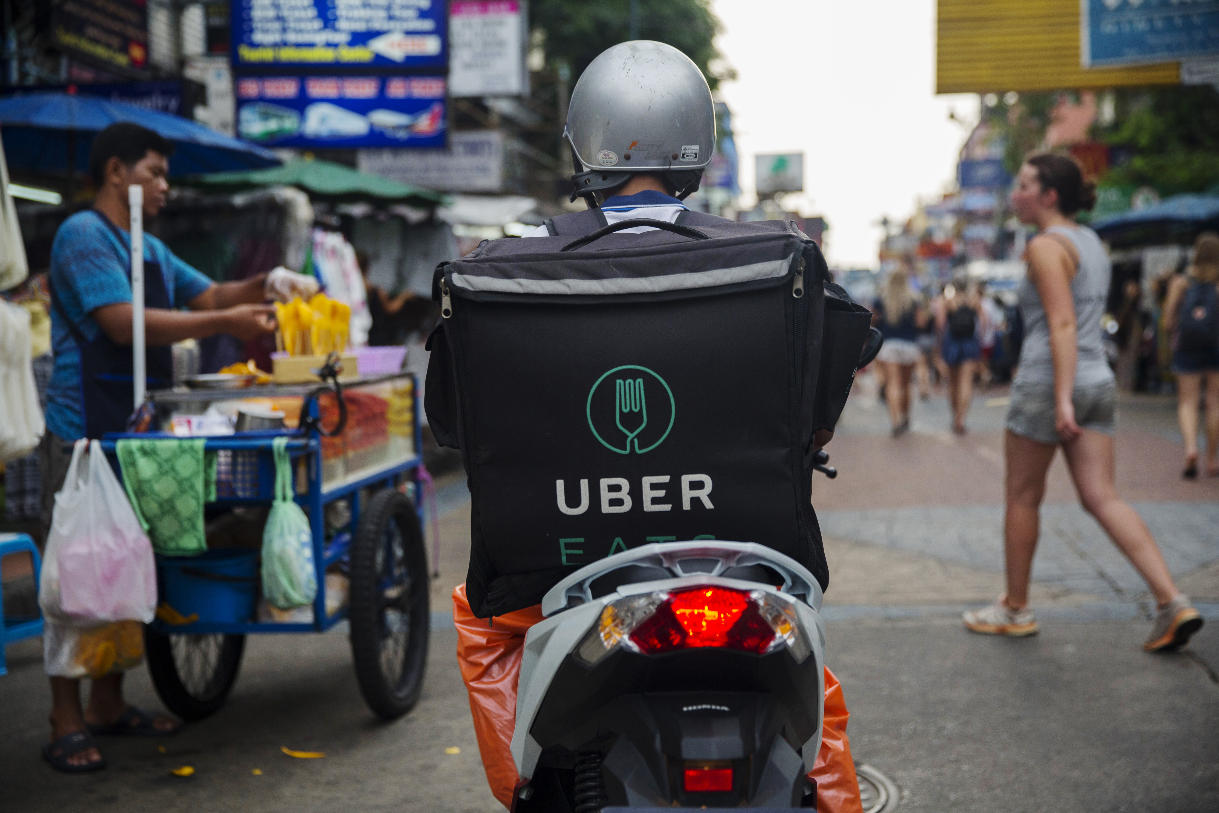Uber y Deliveroo muestran interés en adquirir Glovo
