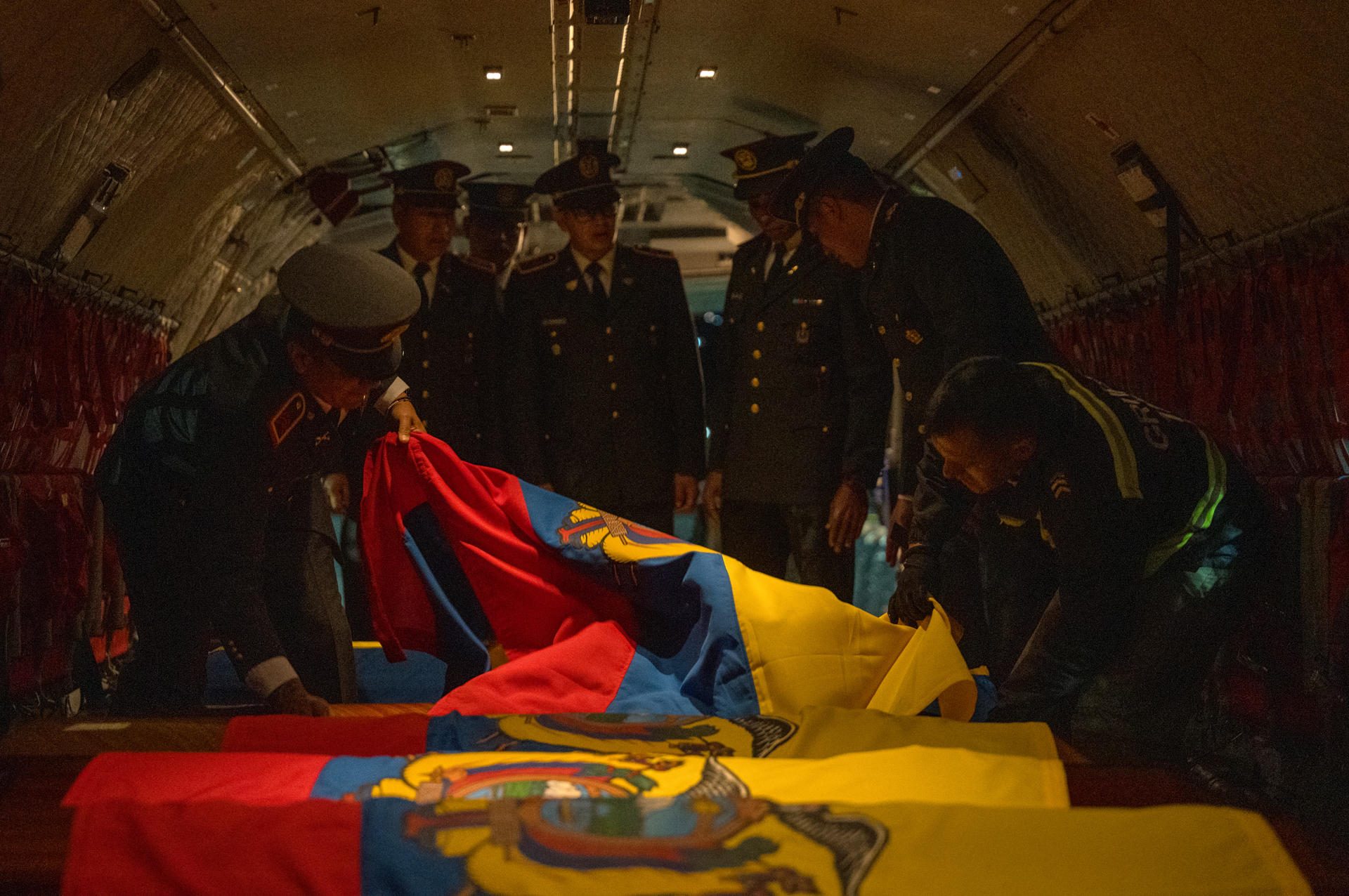 Ecuador homenajea a 11 militares muertos en emboscada en la frontera con Colombia