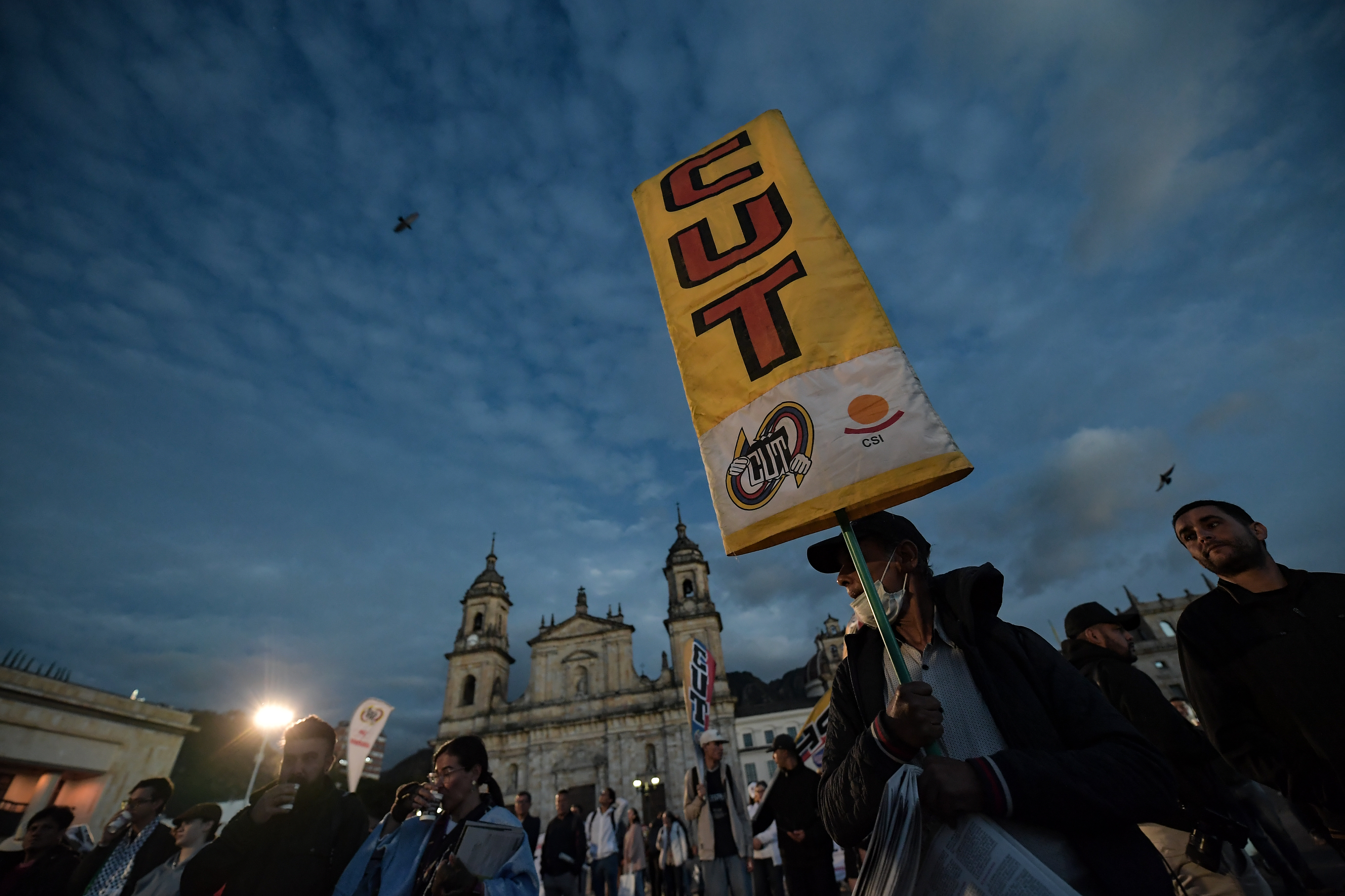 Cumbre de centrales obreras no cuenta con permiso para usar la sede de la U. Nacional