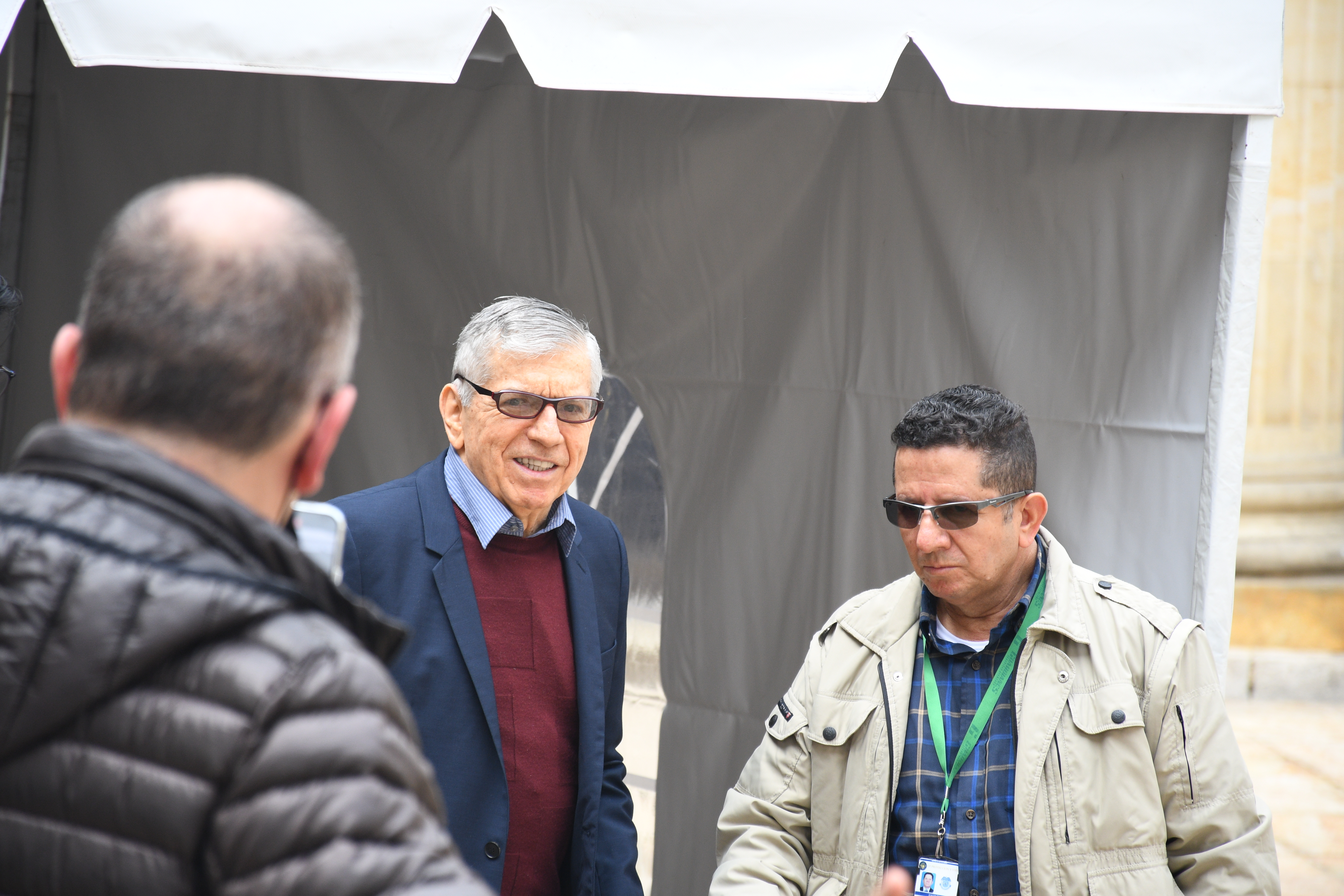 El expresidente César Gaviria llegó a su puesto de votación sobre las 10:00 de la mañana. Dijo que falta comunicación entre los partidos políticos.