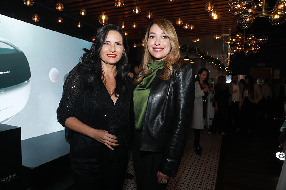Beatriz Helena Álvarez y Loren Hatch