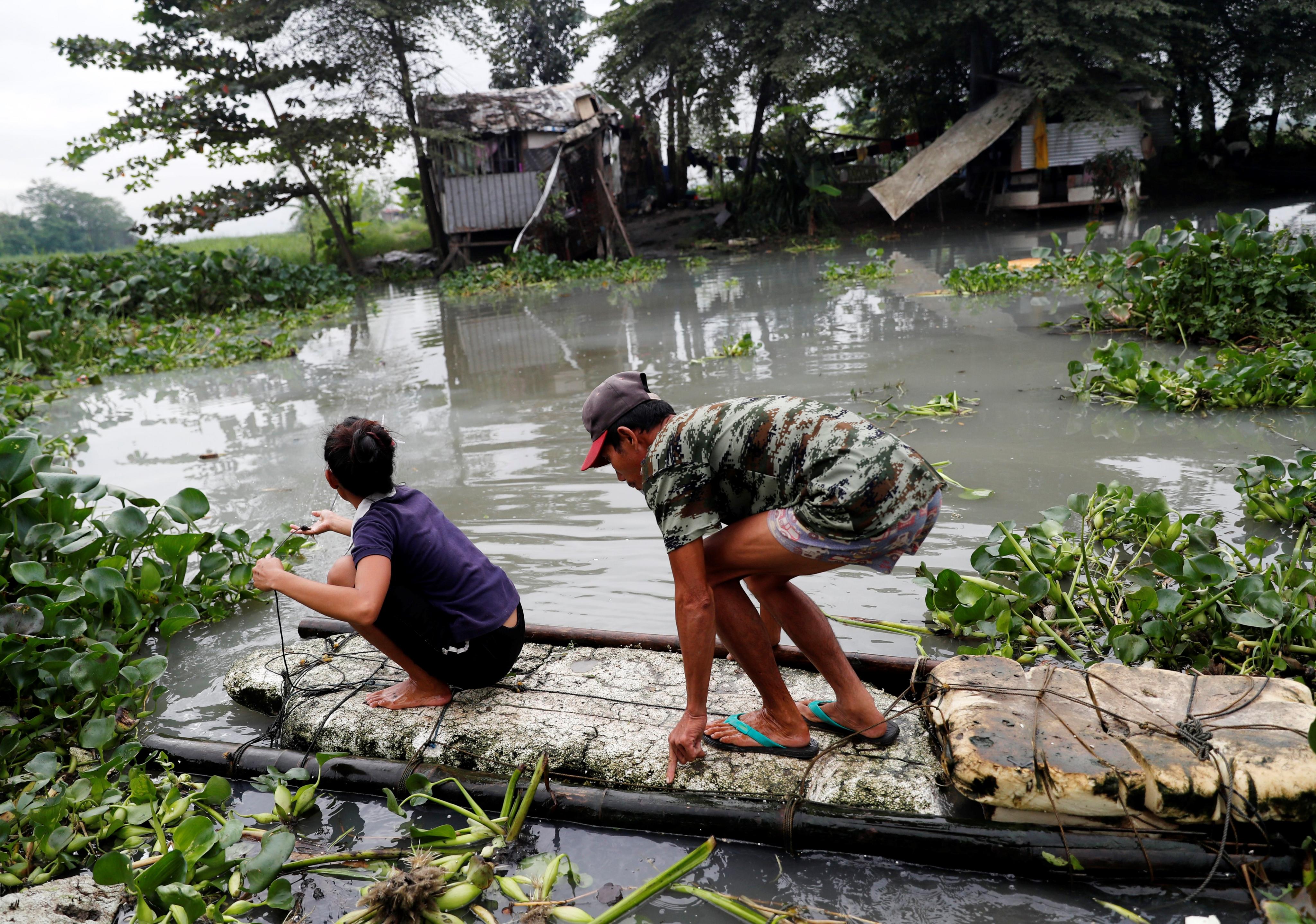 Por cuenta de una tormenta, Filipinas pasa la Navidad bajo el agua