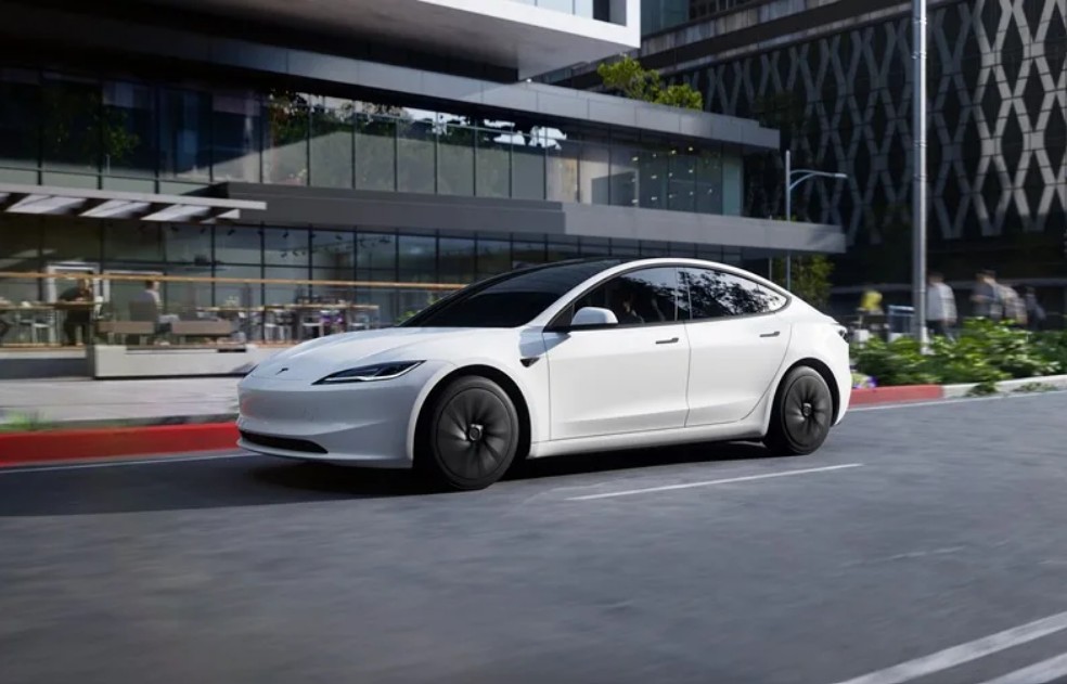 Tesla presenta versiones más económicas del Model Y y Model 3