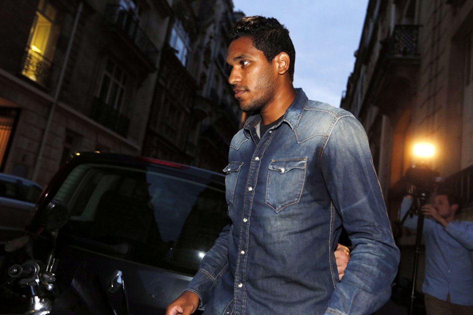 Brandao, suspendido por seis meses por su cabezazo a Motta