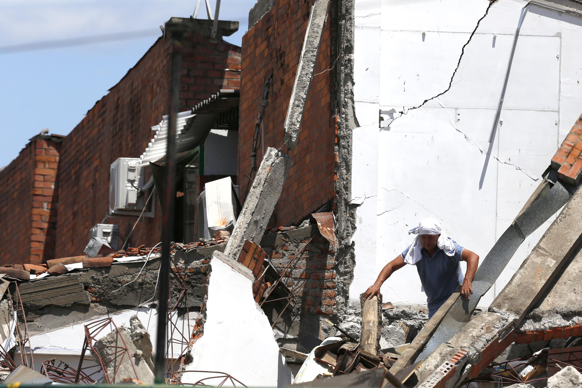 Encontrar e identificar a los desaparecidos, la urgencia humanitaria que deja el terremoto