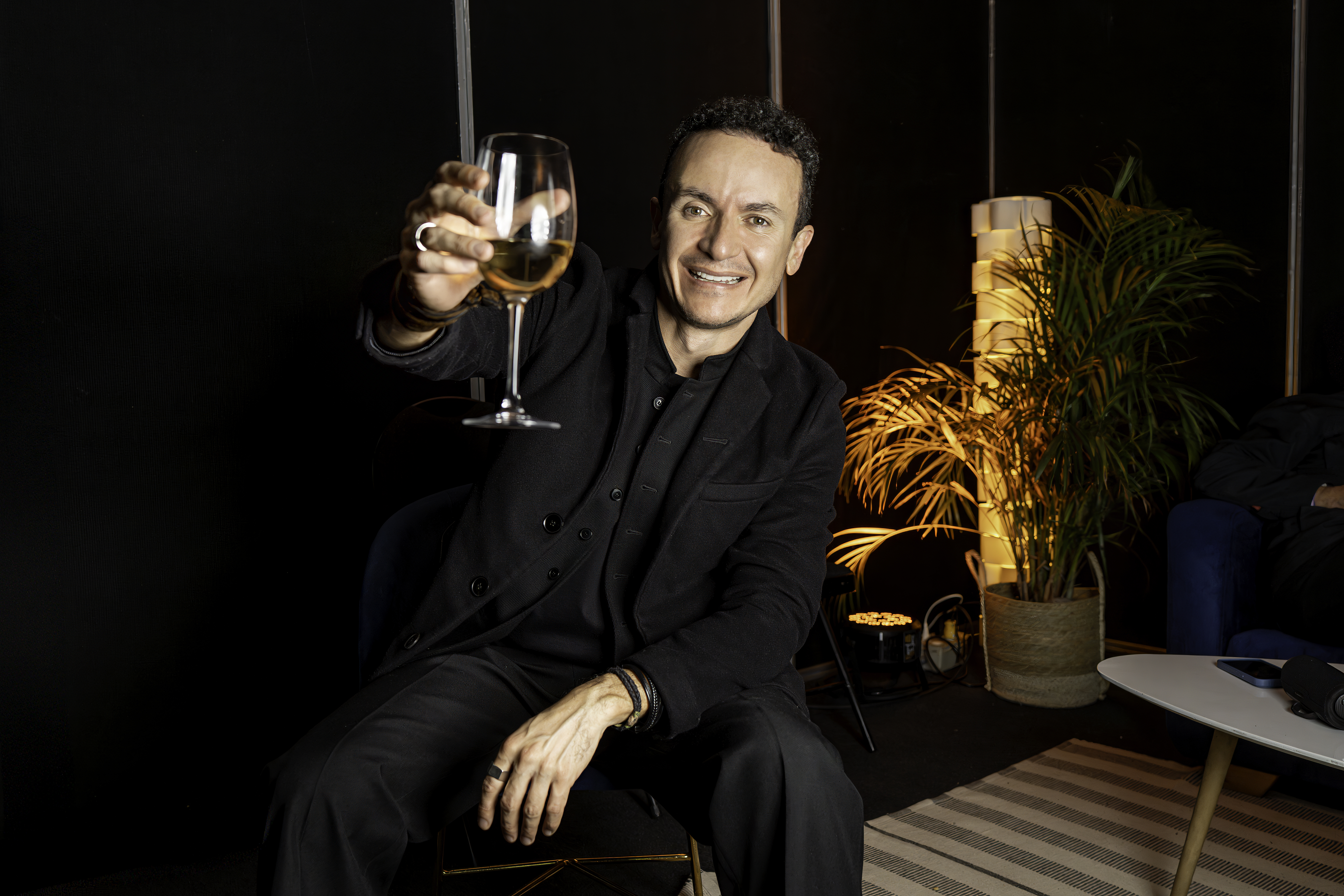 Fonseca lanza “Celebrar”, un himno festivo para…