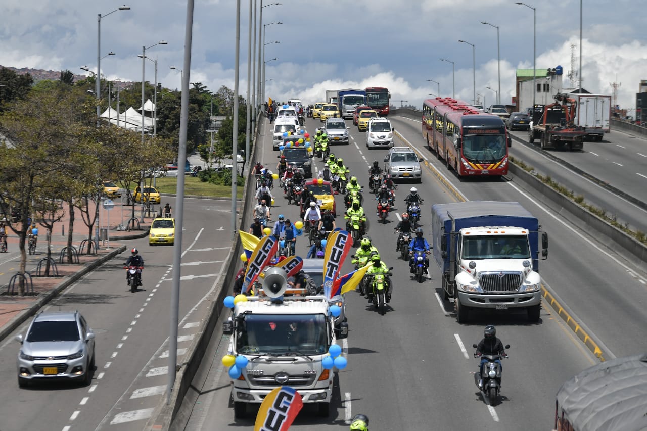 Se espera que en horas de la tarde, varias de estas marchas se encuentren en la Plaza de Bolívar, en donde se plantaran para terminar la jornada.