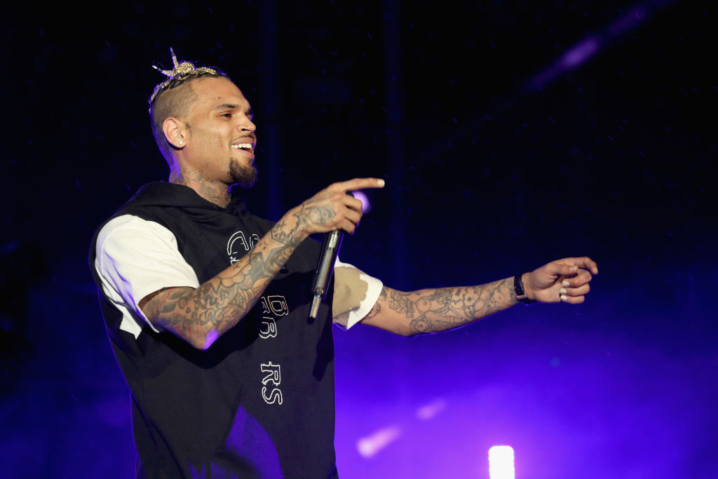 Chris Brown fue puesto en libertad bajo fianza tras su arresto en Londres