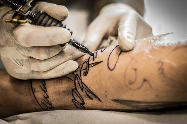 ¿Qué debes tener en cuenta a la hora de tatuarte?