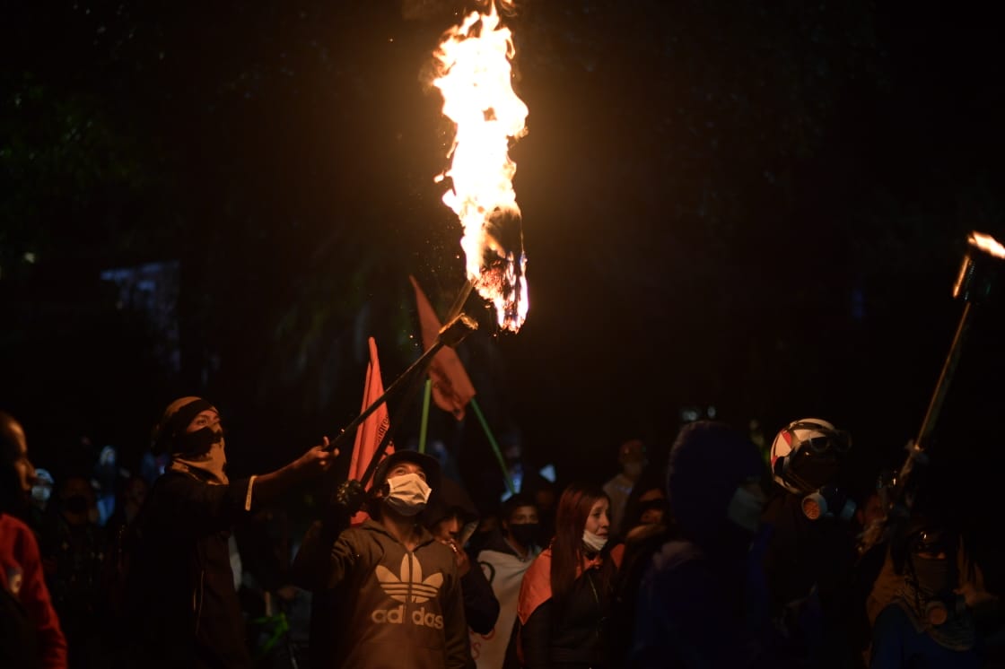 En fotos: así fue la “Marcha de las antorchas” en la autopista Norte de Bogotá