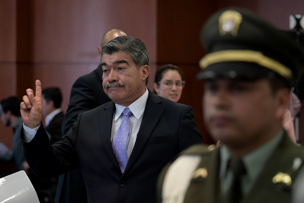 Entregan informe a la JEP que enredaría al general Torres Escalante por falsos positivos