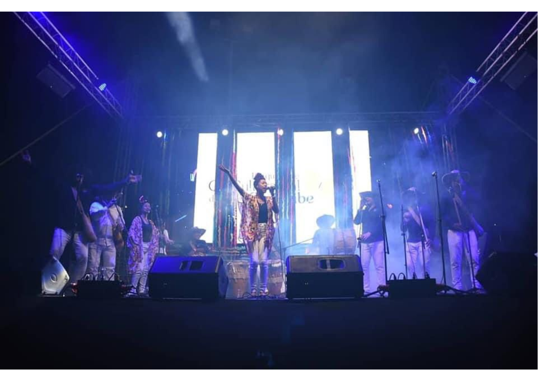 El periplo de La Carnavalada inició en la sede de ¡Ay, Macondo! en el barrio Bellavista, continuó en el desaparecido Museo Del Caribe y ahora renace en la potente concha acústica del Parque Santo Cachón.