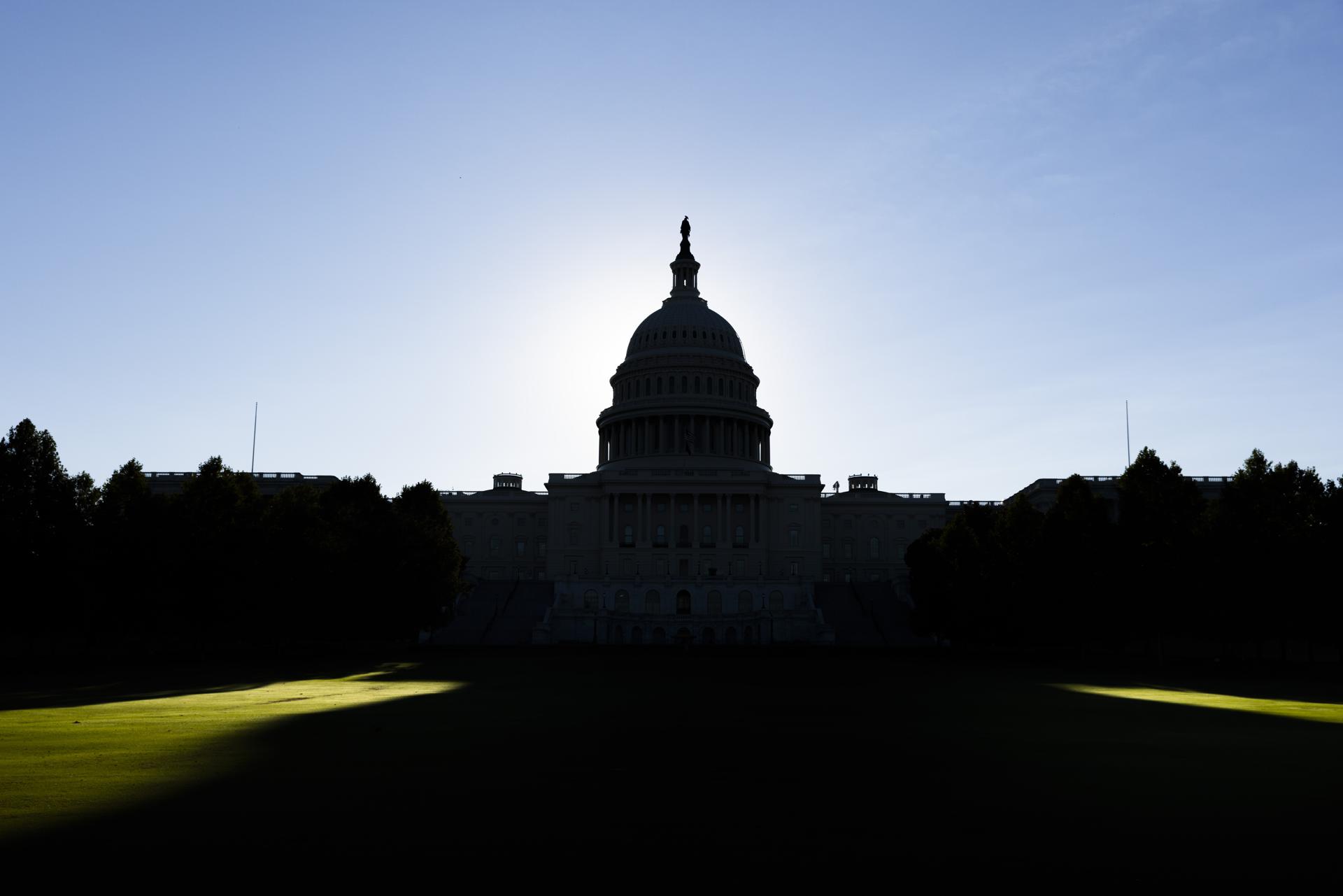 WASHINGTON (United States), 26/08/2025.- A view of the US Capitol ahead of Congress' return on 01 September from August recess in Washington DC, USA, 26 August 2025. Returning lawmakers will face a bevy of issues, including passing a spending bill to avoid a government shutdown, and a partisan battle over the pace of confirming US President Donald Trump's judicial nominees. EFE/EPA/JIM LO SCALZO