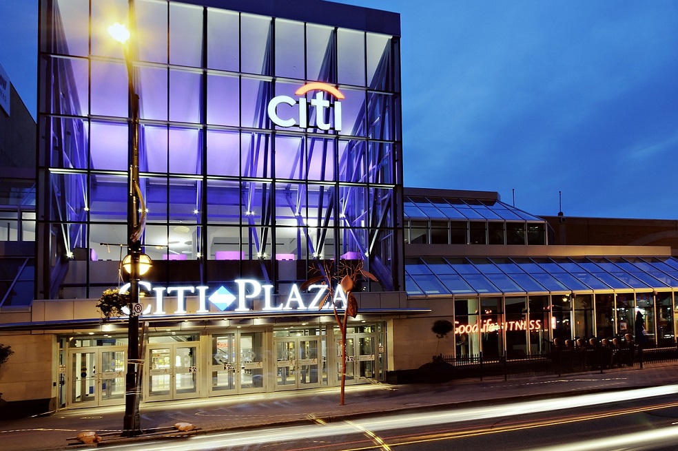 Citigroup admite que paga 1% menos a sus empleadas