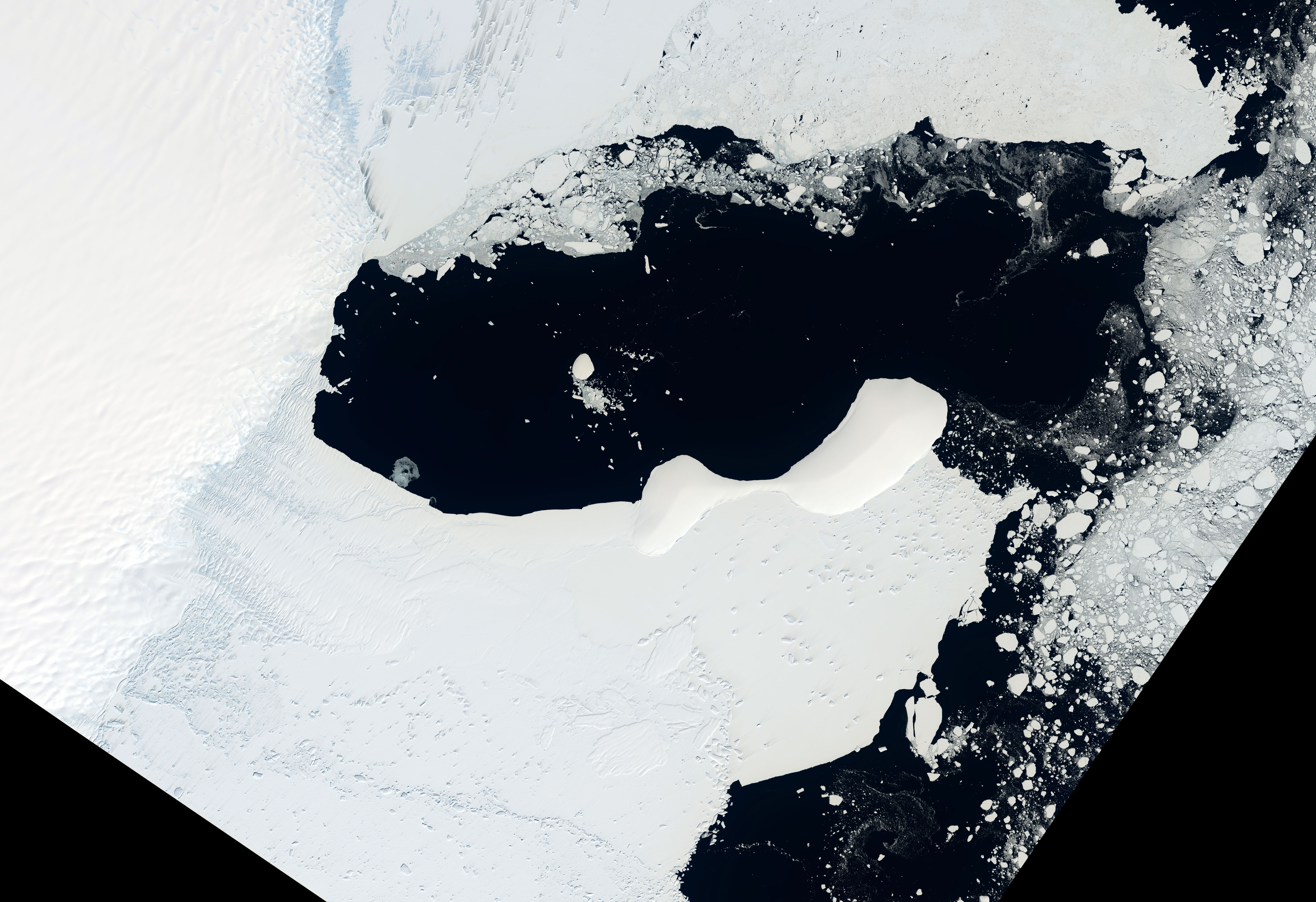 La imagen del colapso de una plataforma gigante de hielo en la Antártida