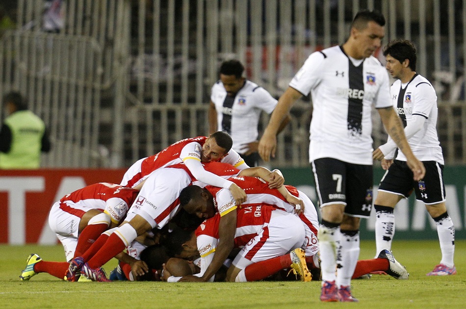 Santa Fe goleó a Colo Colo en Chile y es líder en la Libertadores