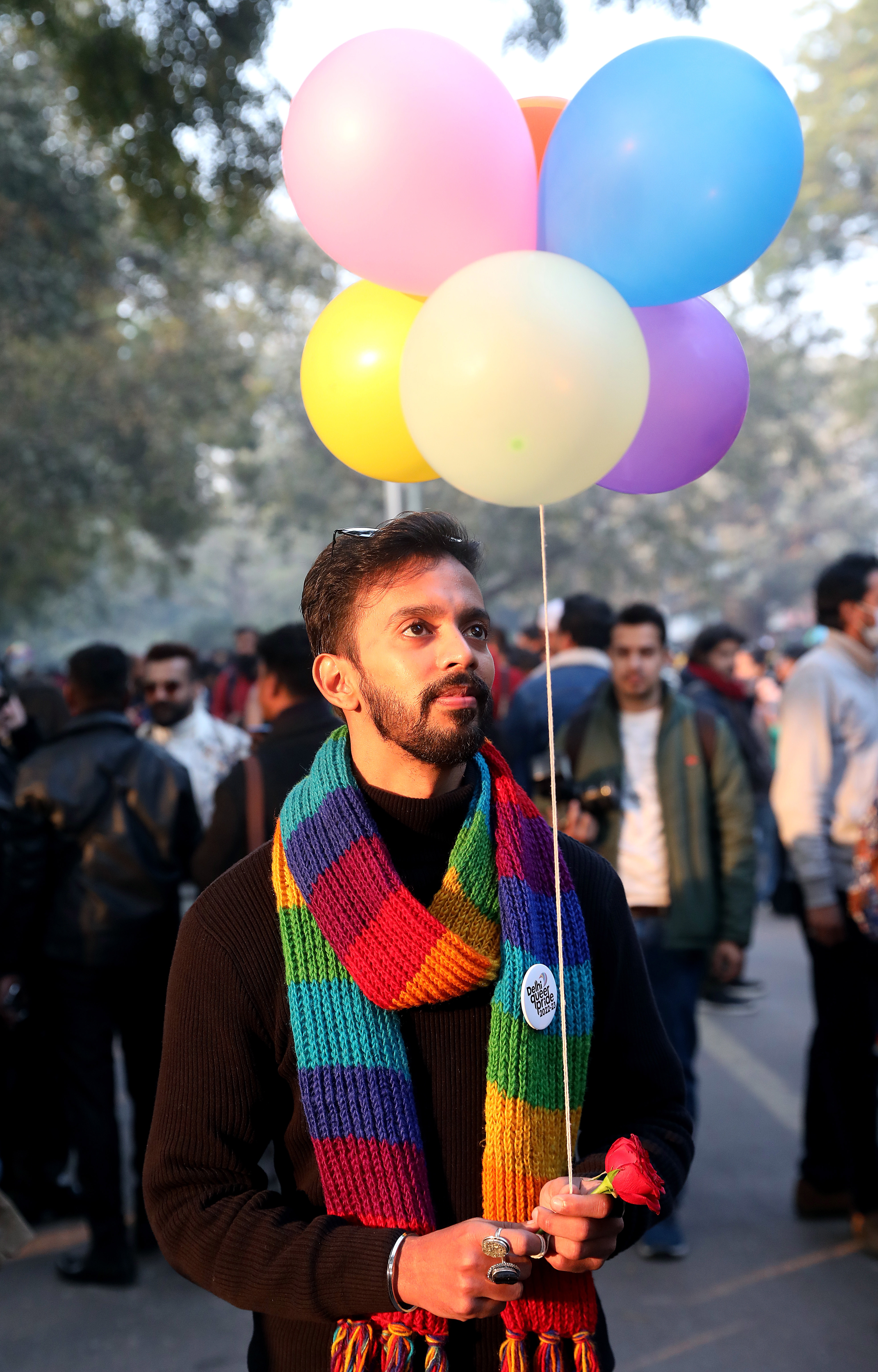 New Delhi (India), 08/01/2023.- A participant during the Delhi Queer Pride 2022-23 March organized by the LGBT community in New Delhi, India, 08 January 2023. Thousands of people in colorful outfits took to the streets to support LGBT community seeking support to end to discrimination against them. (Estados Unidos, Nueva Delhi) EFE/EPA/HARISH TYAGI