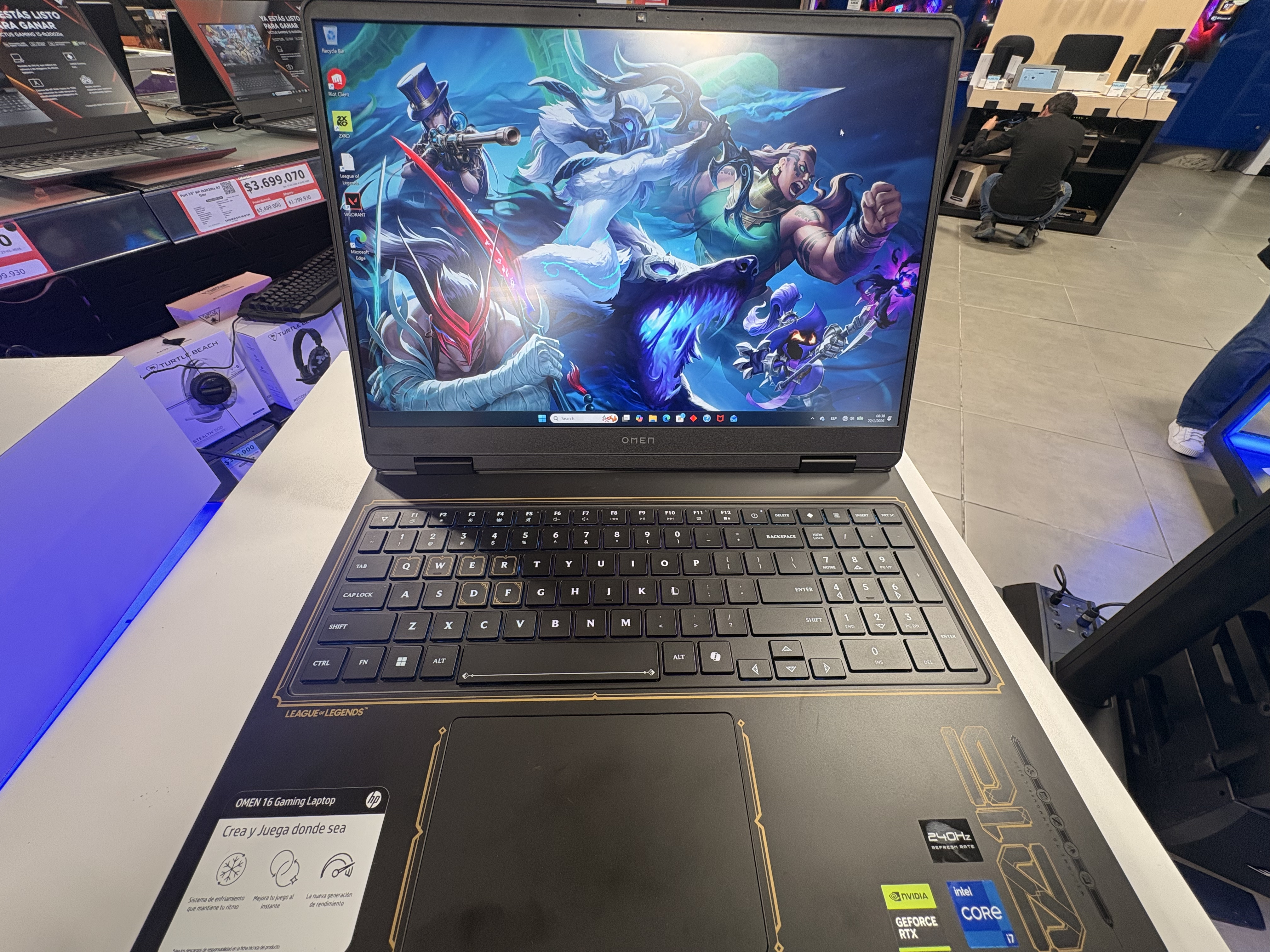 Un nuevo portátil para jugar y una nueva torre gamer se toman el mercado colombiano