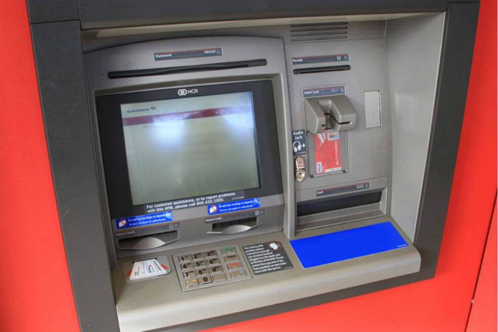 Avanza proyecto que consagra servicios bancarios gratis, como retiros en otras entidades