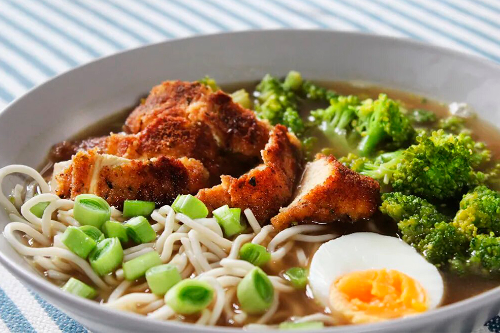 ¿Quieres aprender a preparar ramen de pollo? Te enseñamos