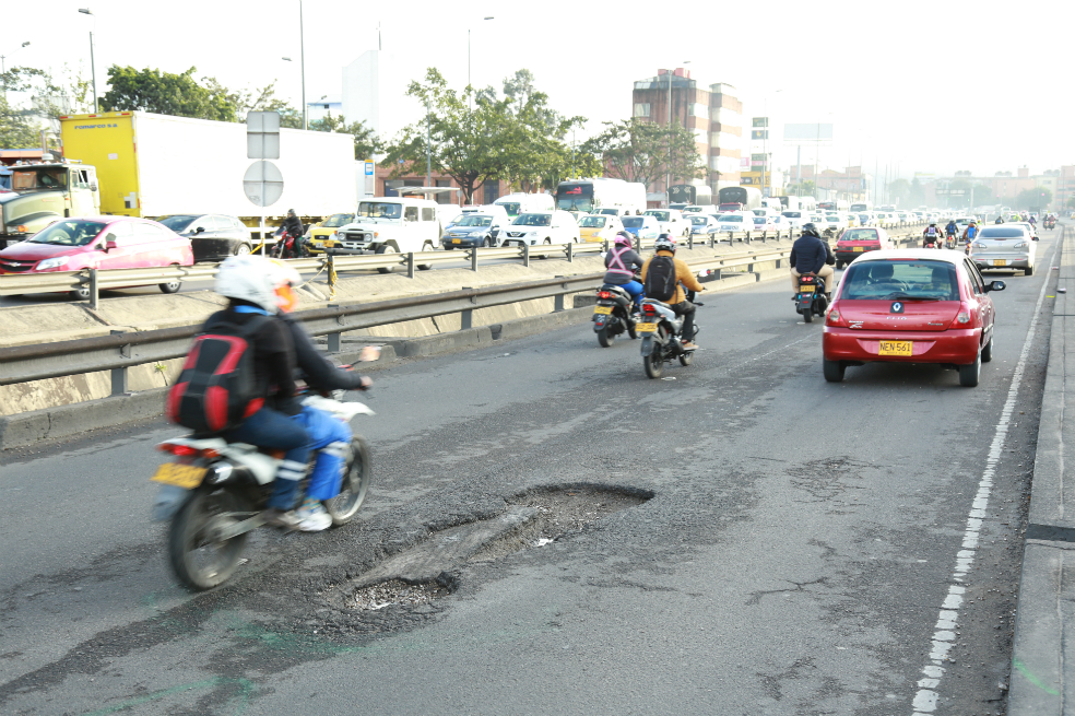 La Avenida Boyacá en Bogotá, con 500 huecos menos