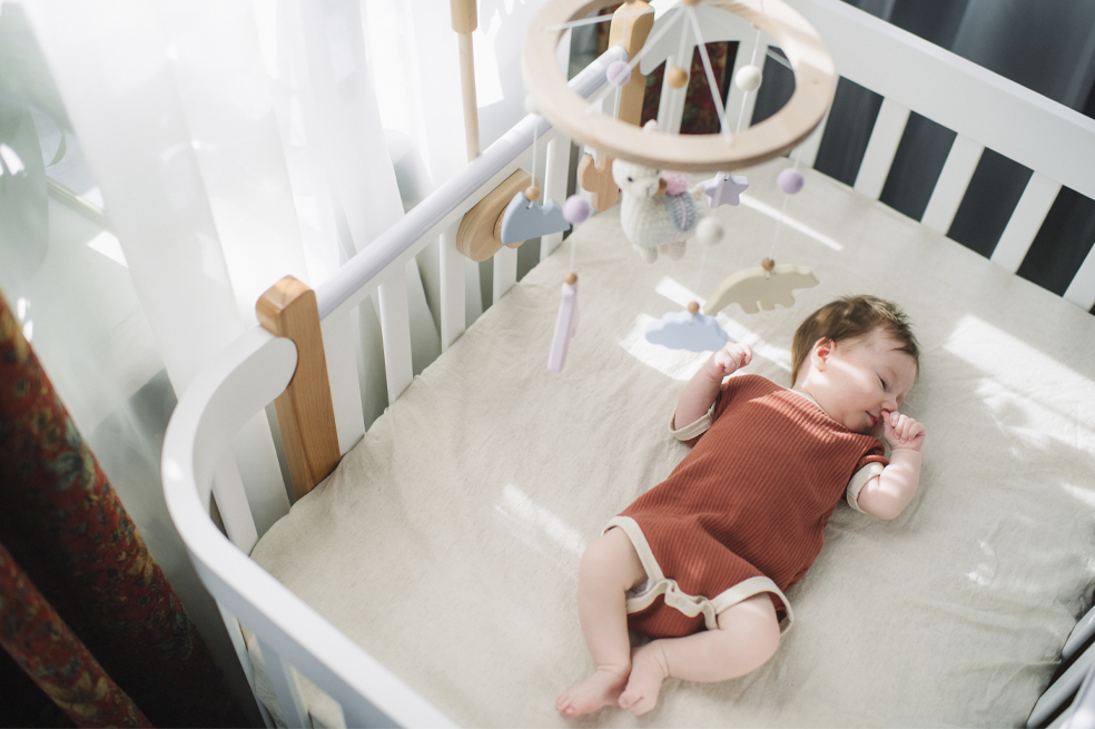 Si ya estás cansado de estar despierto en la noche por tu bebé, estos simples consejos te ayudarán a que tu hijo duerma toda la noche.