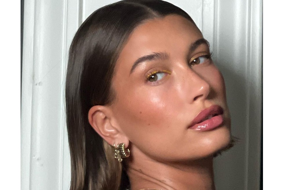 Maquillaje de ojos Hailey Bieber