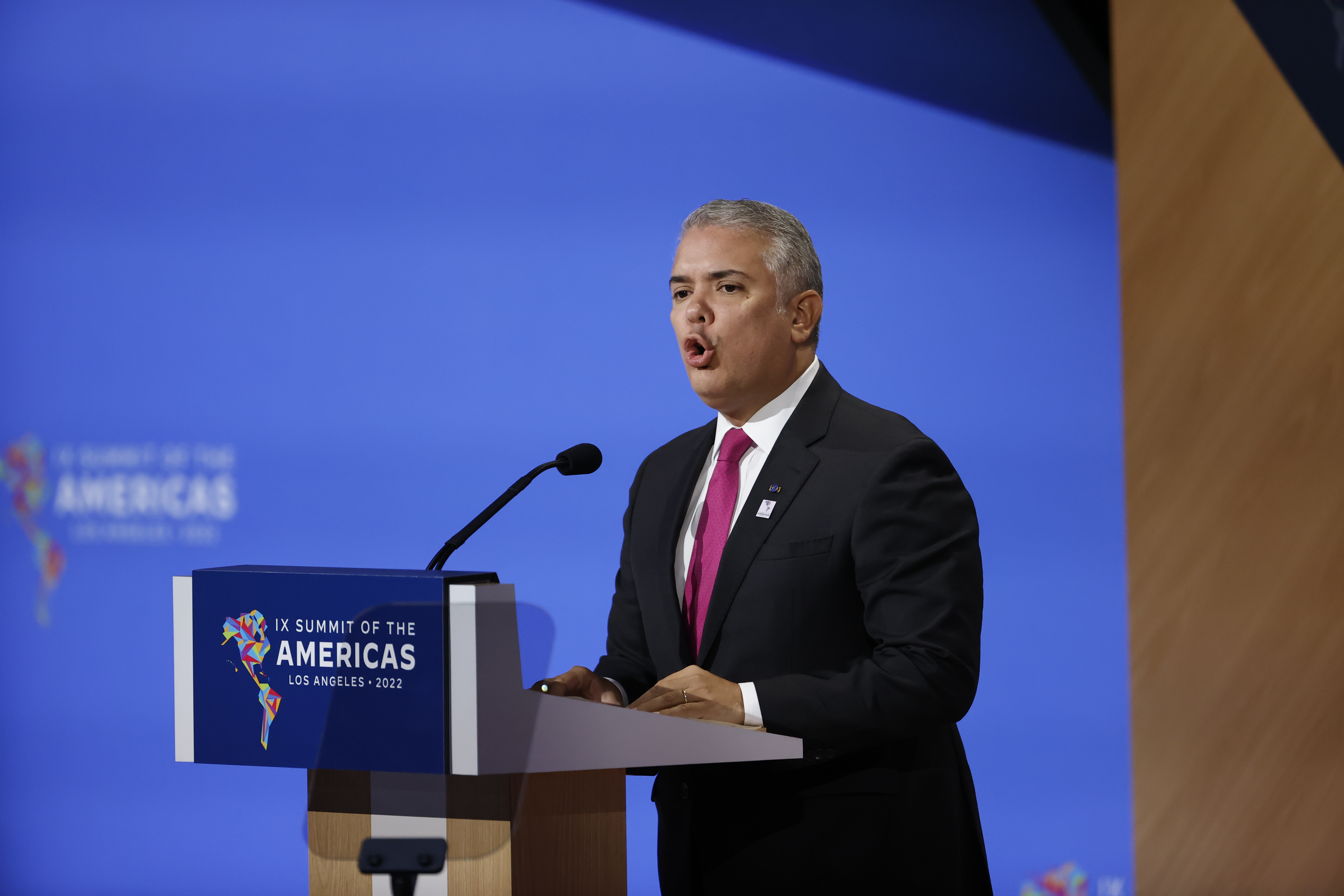 “No caigamos en falsas divisiones entre izquierda y derecha”: Iván Duque