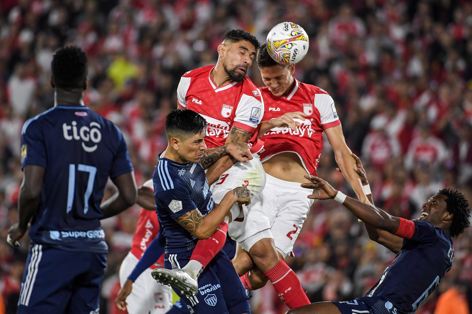 Independiente Santa Fe goleó a Junior en Bogotá.