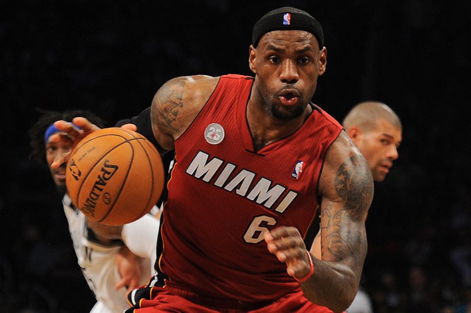 LeBron James vuelve a poner a los Heat en el camino del triunfo