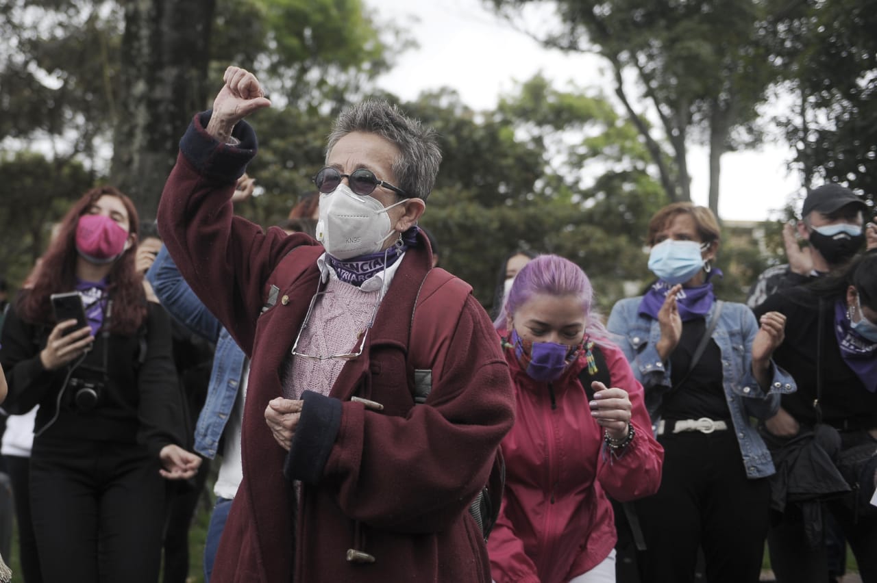 Los presuntos excesos de la Fuerza Pública, según la ONG, ocurrieron en ciudades como Cali, Bogotá, Acacías y Palmira, sobre todo durante las noches y en estaciones policiales.