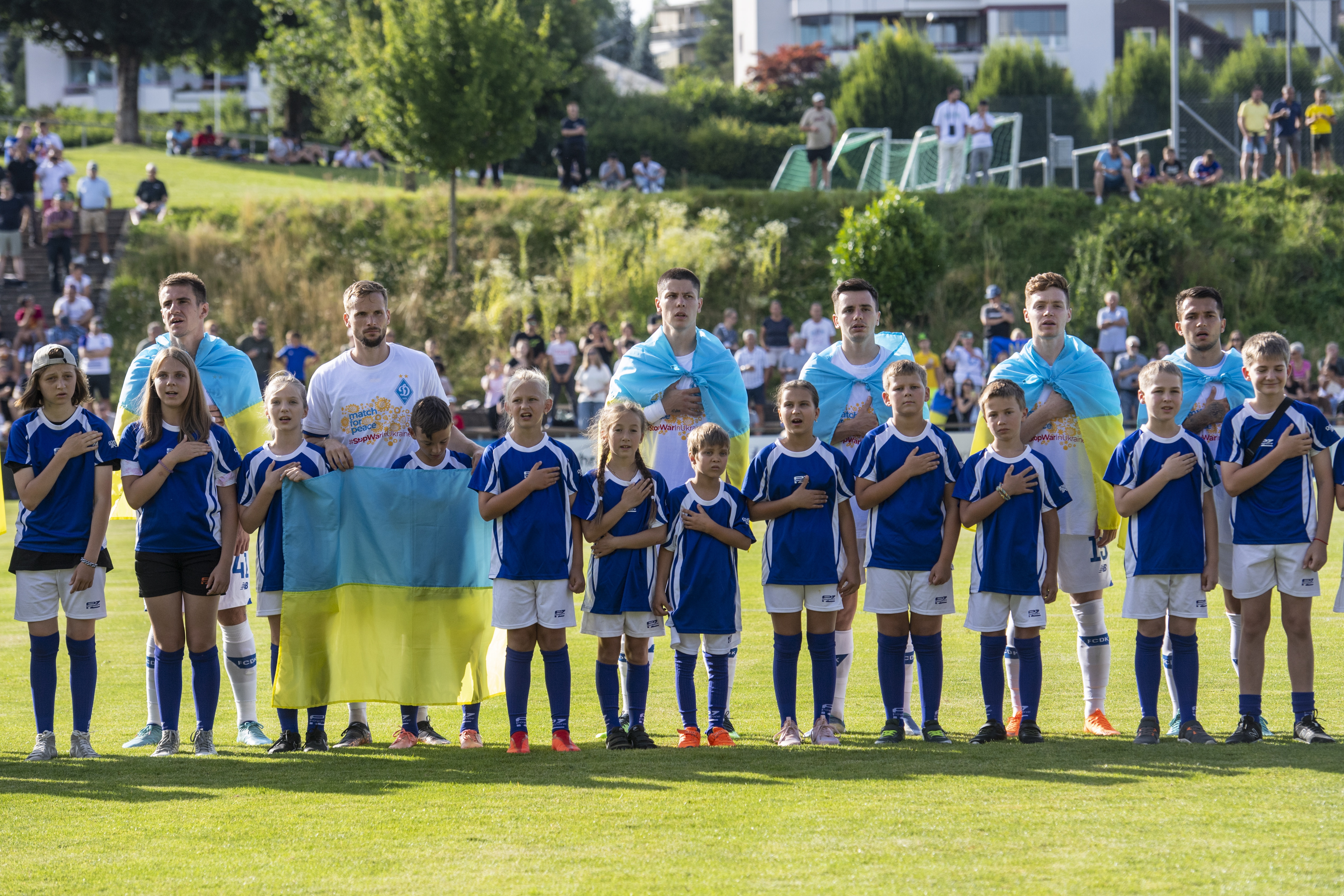 Emmenbruecke (Switzerland Schweiz Suisse), 09/07/2022.- The Team of Dynamo Kiev before a soccer friendly game between the FC Luzern of Switzerland and FK Dynamo Kiev from Ukraine in Emmenbruecke, Switzerland, 09 July 2022. (Futbol, Amistoso, Suiza, Ucrania) EFE/EPA/URS FLUEELER