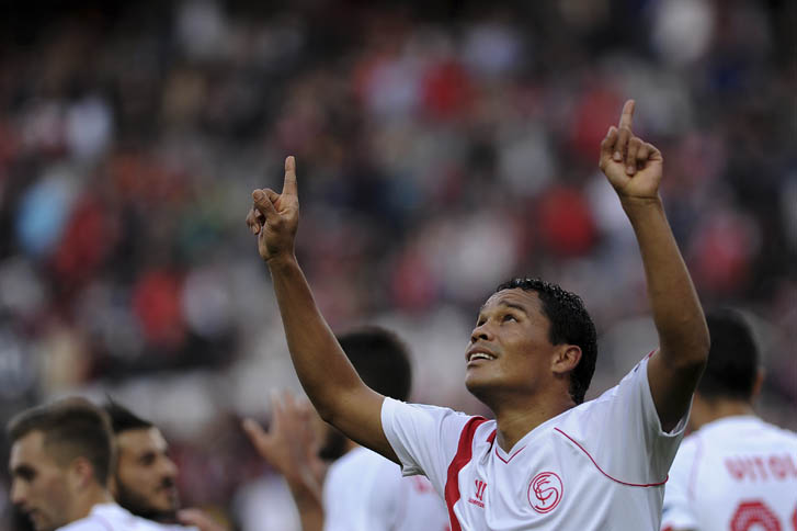 Doblete de Carlos Bacca en la goleada del Sevilla contra el Granada