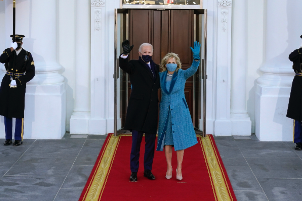 Jill Biden y Kamala Harris lucen atuendos que impactan