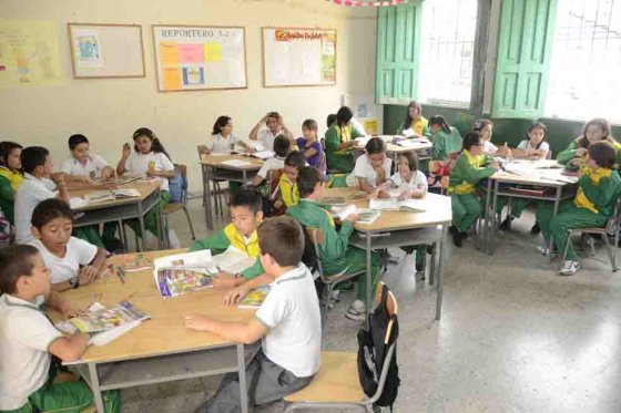 En los colegios con la metodología “Escuela activa”, las clases se reciben en mesas redondas. / Fundación Luker
