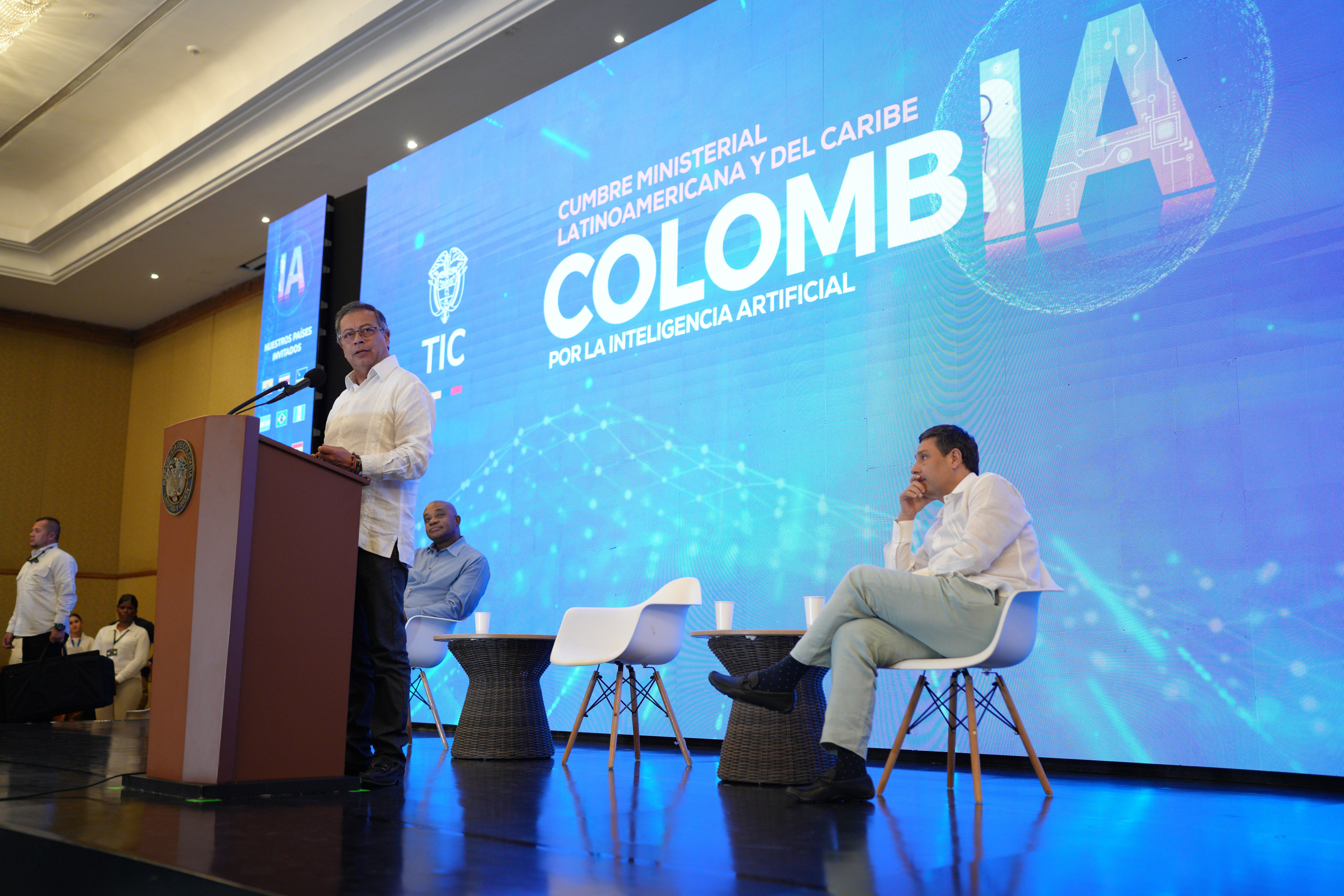 Los detalles del Conpes del Gobierno para abordar las oportunidades y los retos de la IA