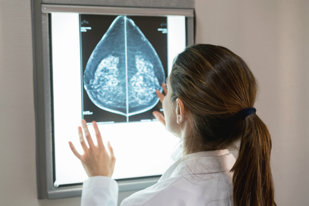 Los casos de cáncer de mama se curan en un 97 % si se detectan a tiempo. / Getty Images 
